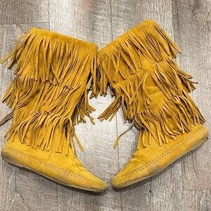 Jeffrey D. Fringed faux Suede Mustard Yellow boots size 7.5
